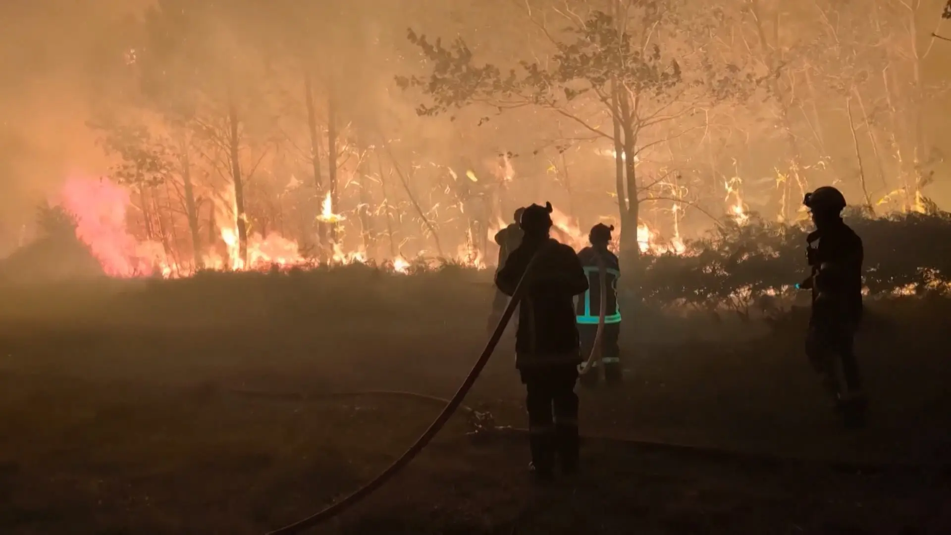 Video Schwere Waldbr nde In Frankreich 140 000 Menschen M ssen video-schwere-waldbr-nde-in-frankreich-140-000-menschen-m-ssen