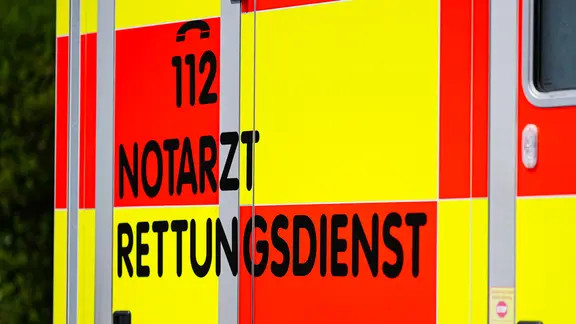 Die Seite eines Rettungswagens.