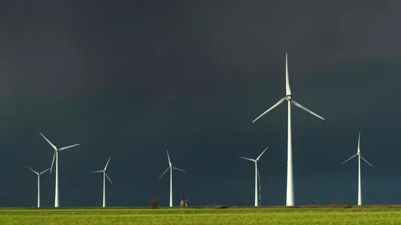 Dunkelflauten: Wie Biogasanlagen sie abfedern – mit KI