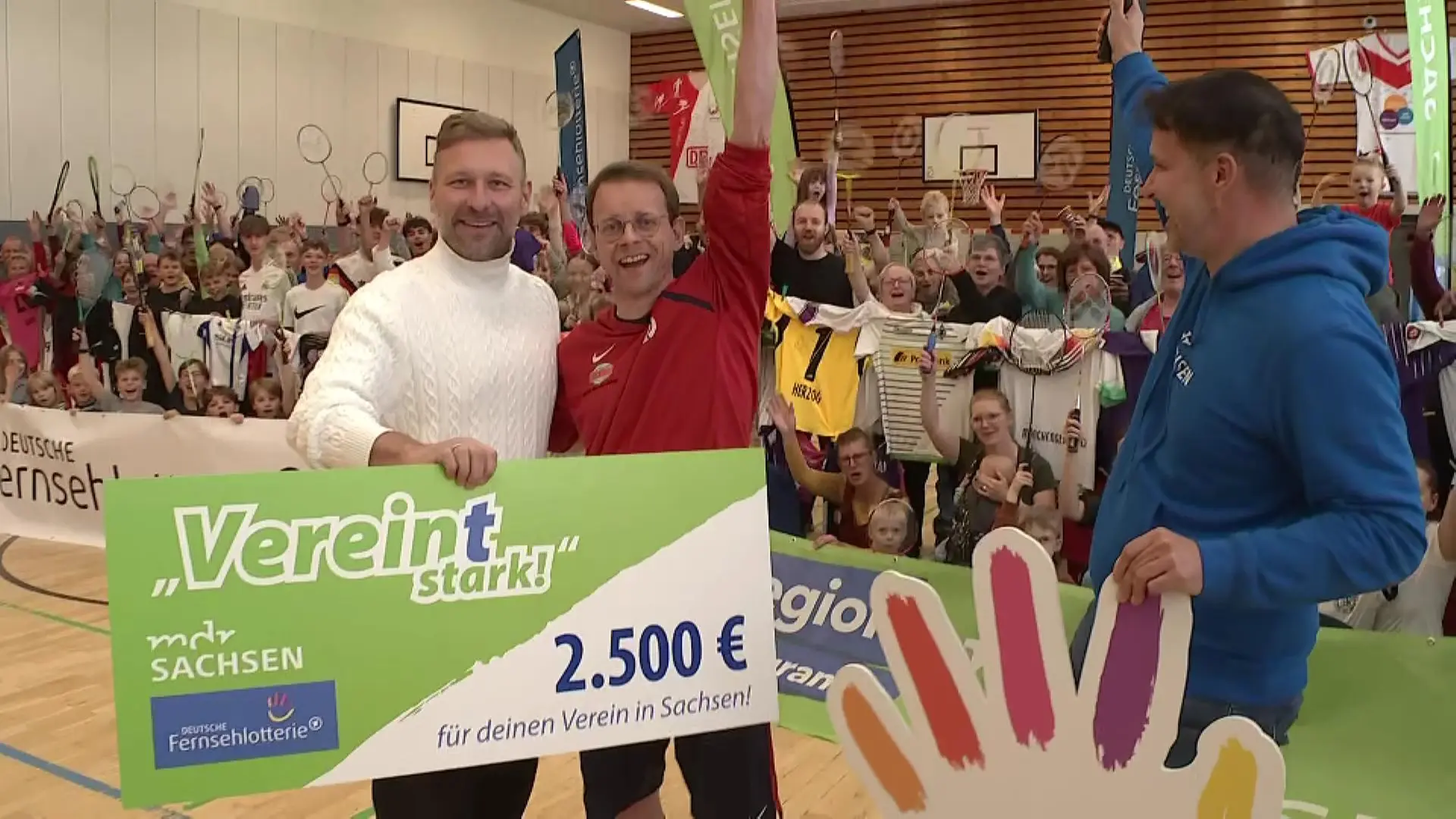 Oberwiesenthal zeigt Teamgeist bei Radioaktion - Geldspritze für Olympioniken