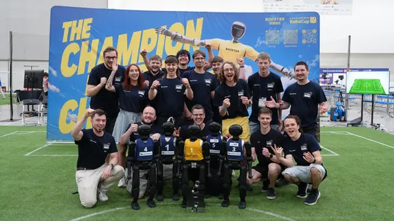 Die HTWK Robots freuen sich über den Vizetitel