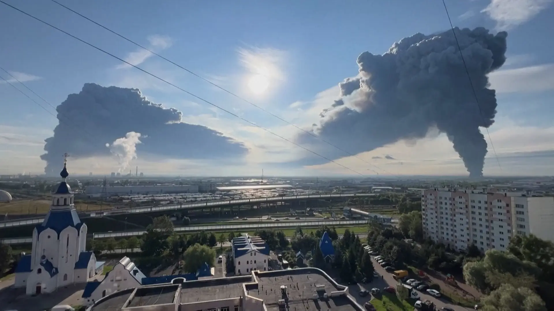 Des drones ukrainiens frappent un centre de commerce en ligne russe
