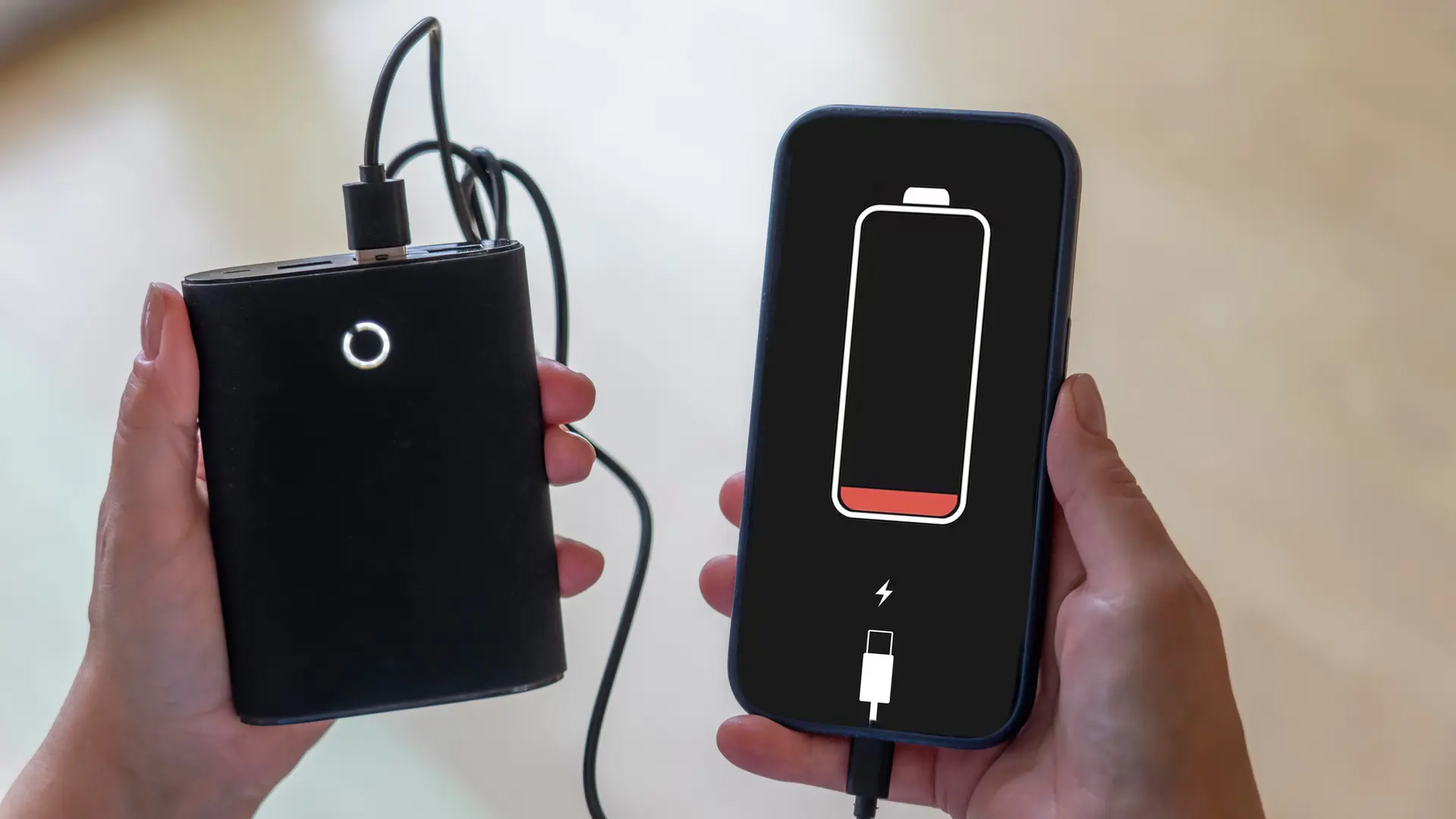 Powerbank im Flugzeug: Diese Regeln gelten