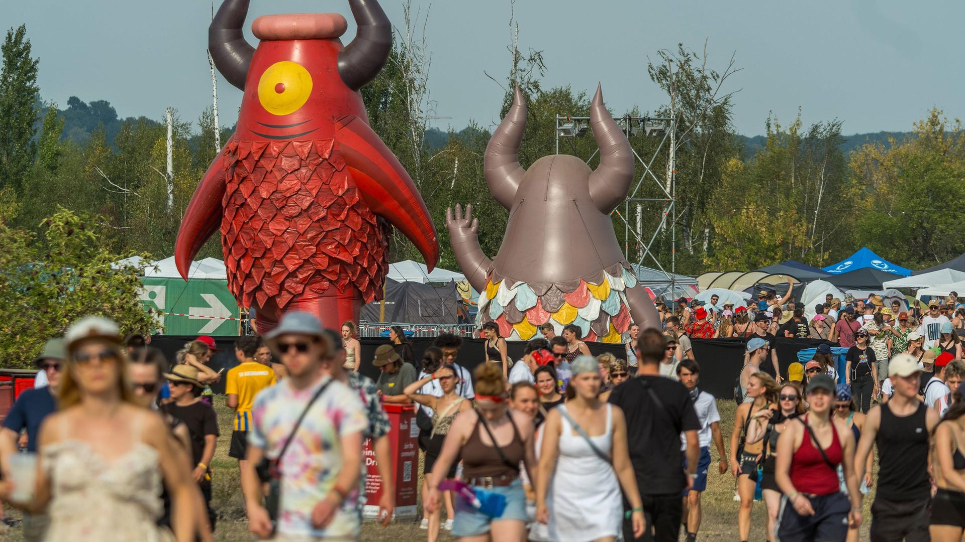 Highfield mit Figuren |  IMAGO/Christian Grube