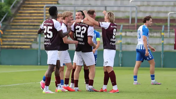 Jubel des BFC Dynamo nach dem Sieg gegen 1. FC Magdeburg II.