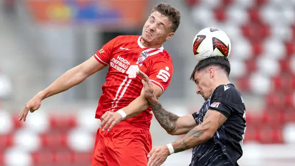 Robbie Felßberg ( 18; FC Rot-Weiß Erfurt) gegen Ben Florian Meyer ( 77; BFC Preussen) 