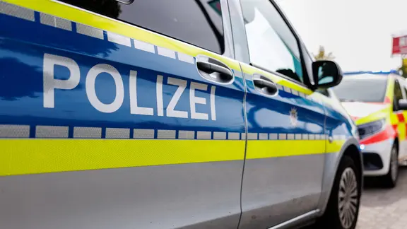 Nahaufnahme eines Polizeiautos.