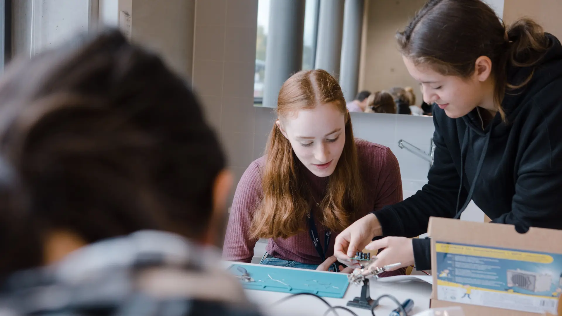 Sechs Tage, acht Hochschulen: Thüringens Werbetour für die Technikerinnen von morgen