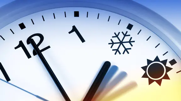 Zeitumstellung auf Winterzeit. Symbolbild