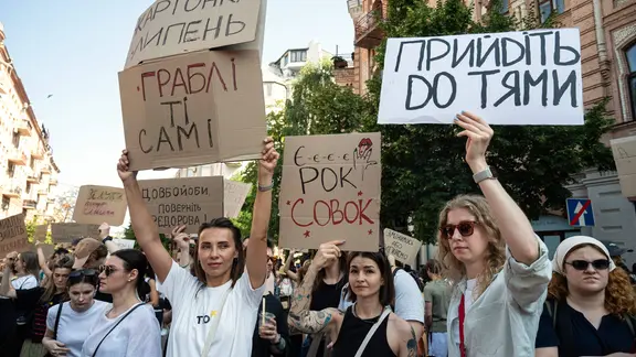 Ukrainer protestieren am 16.07.2026 gegen Fedorow-Absetzung