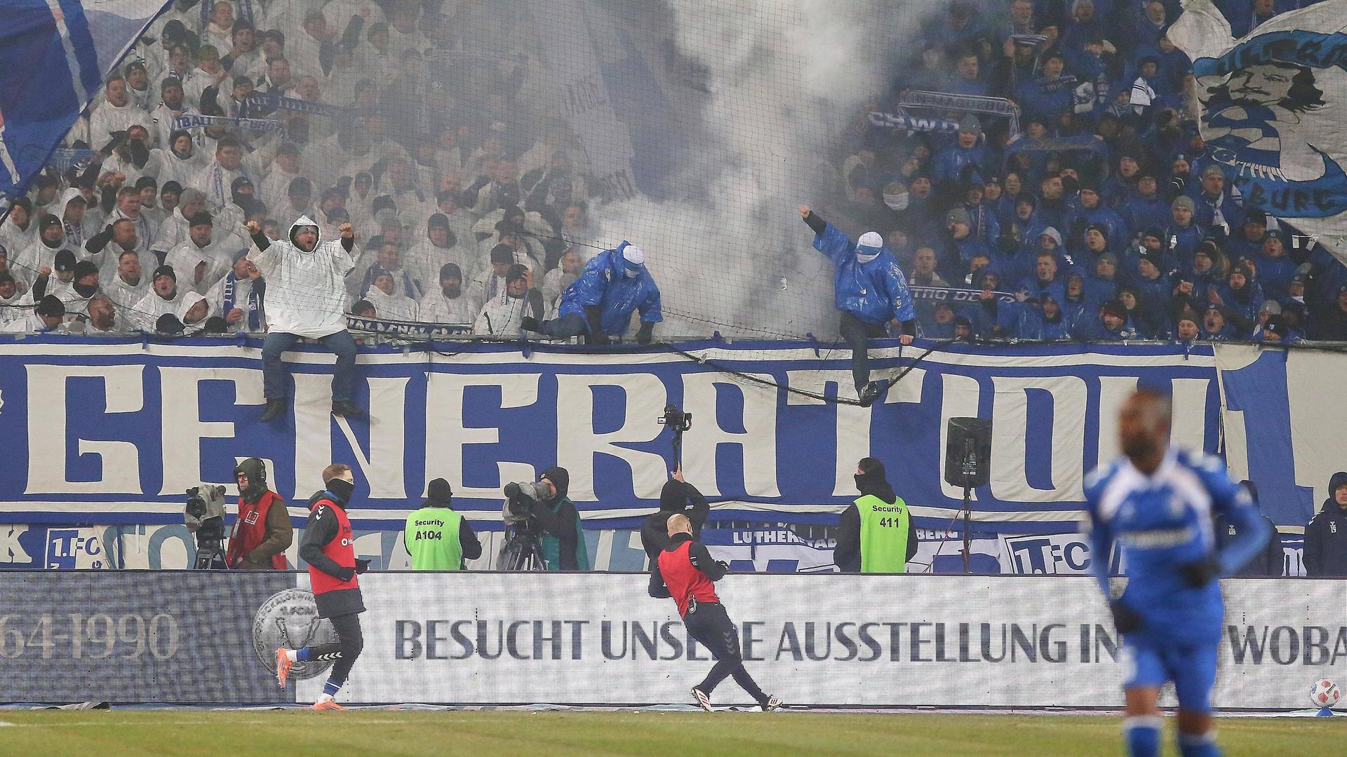 Polizei setzt auf Öffentlichkeitsfahndung nach Krawallen beim Magdeburg-Spiel gegen Dresden