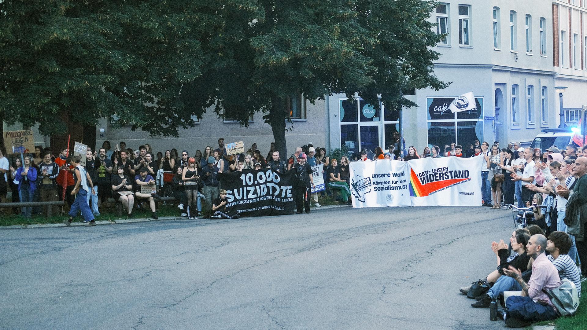 Schüsse auf Anti-AfD-Demo nach Landtagswahl: Staatsschutz ermittelt in Halle
