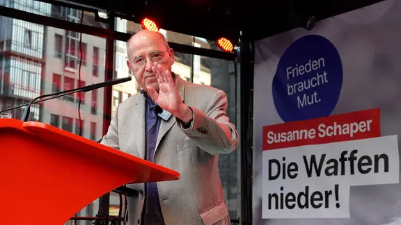 Der ehemalige Parteivorsitzende der Partei Die Linke und Mitglied des Bundestages, Gregor Gysi