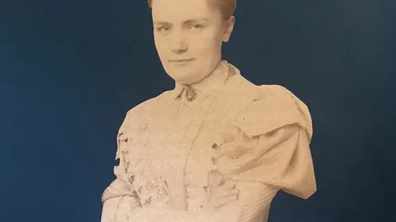 Foto der Künstlerin Margarethe Freudenberg, um 1895, 