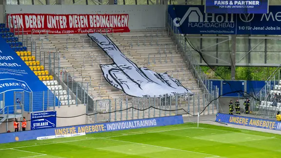 Fanblock Erfurt in Jena zum Derby ohne Fans