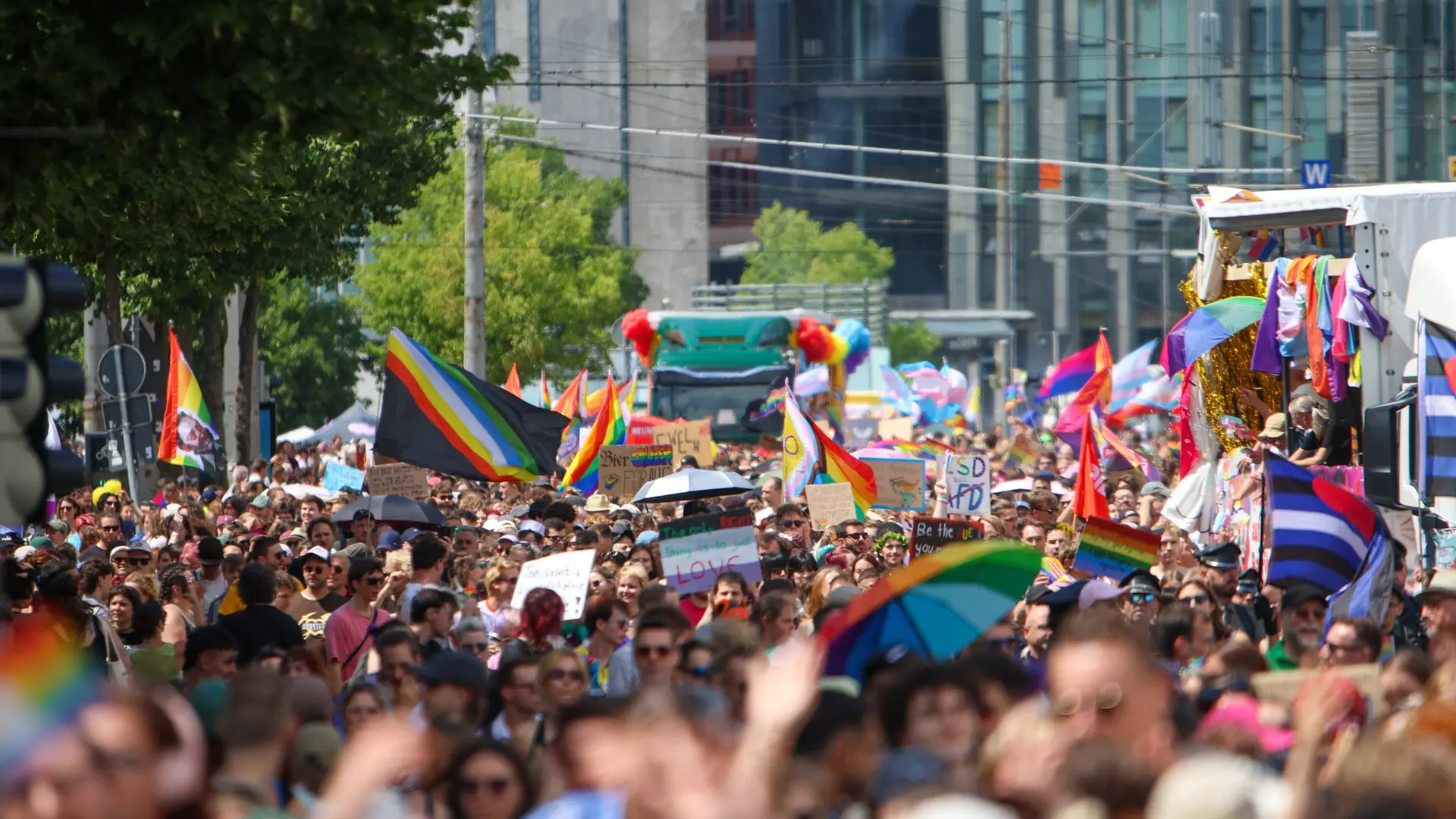 CSD in Leipzig: 20.000 Menschen feiern Vielfalt und Zusammenhalt