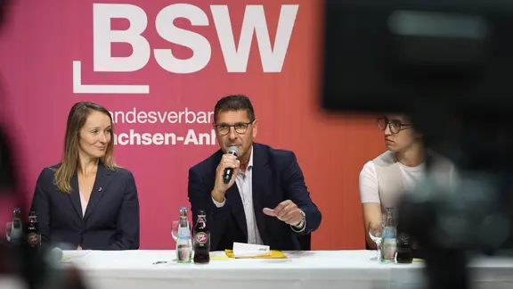 Claudia Wittig und Thomas Schulze vom BSW Sachsen-Anhalt