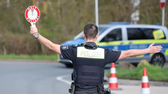 Polizei kontrolliert Geschwindigkeit