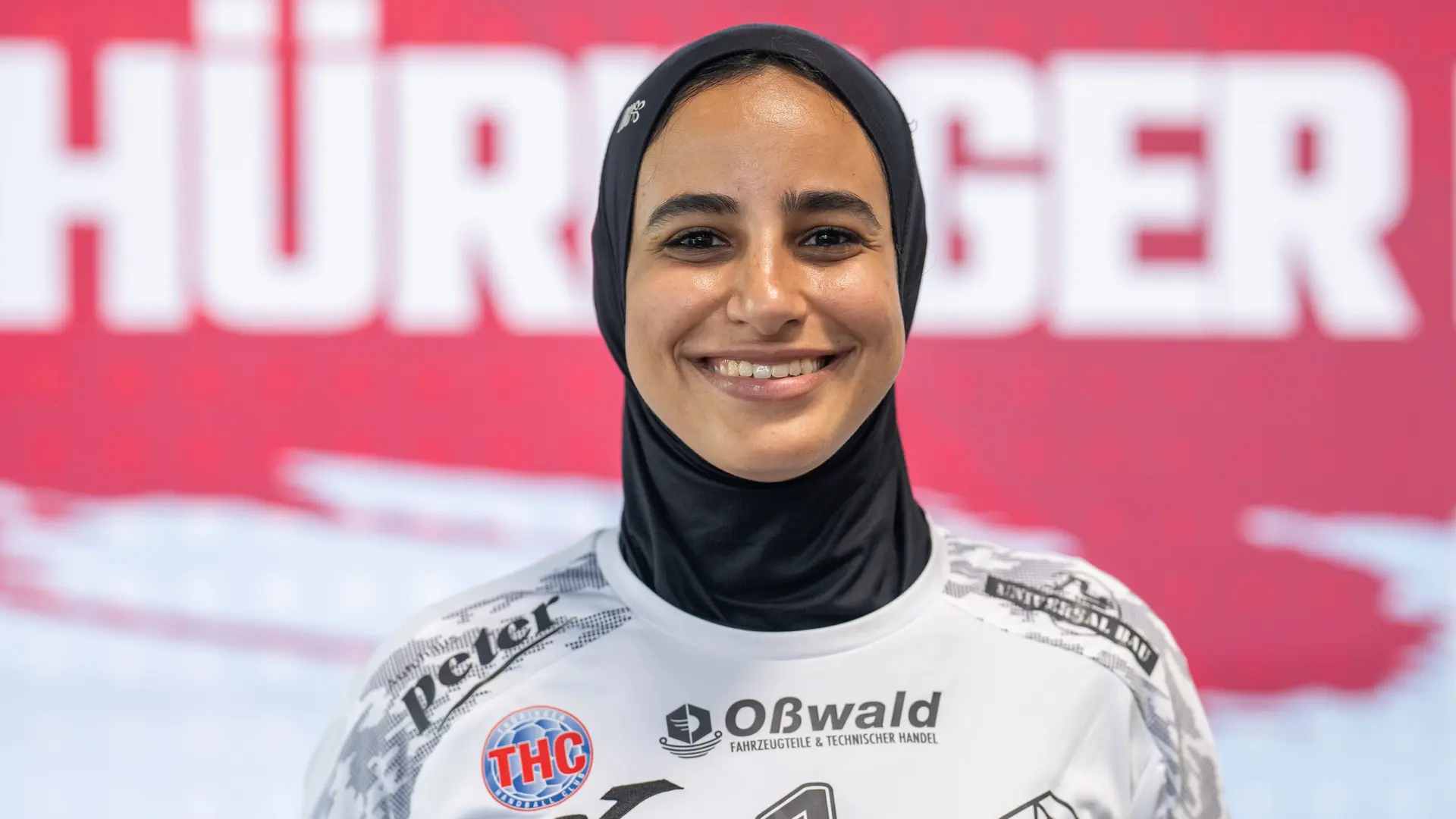 "Girl with the hijab": THC-Torfrau Gooma erste Bundesliga-Spielerin mit Kopftuch
