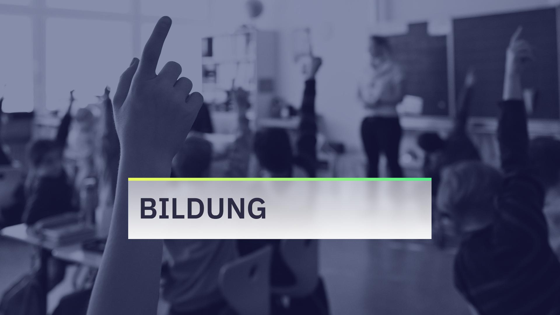 Schüler einer Grundschule arbeiten in einem Klassenzimmer an Mathematikaufgaben. | picture alliance/dpa | Bernd Weißbrod