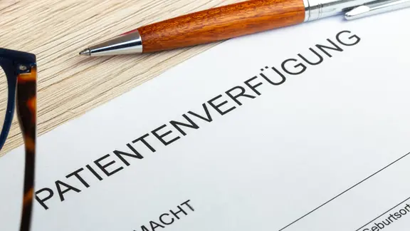 Nahaufnahme einer symbolischen Patientenverfügung