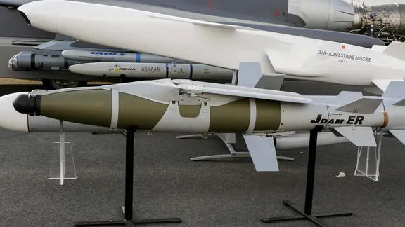 Boeings JDAM-ER ist eine GPS-geleitete sogenannte Gleitbombe