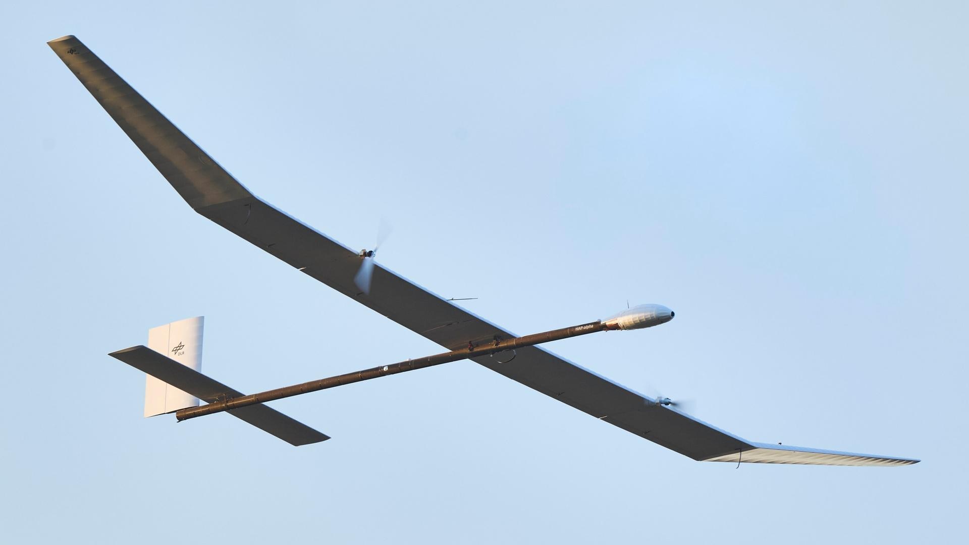 Salzlandkreis: Solarflugzeug des DLR startet erfolgreich in Cochstedt