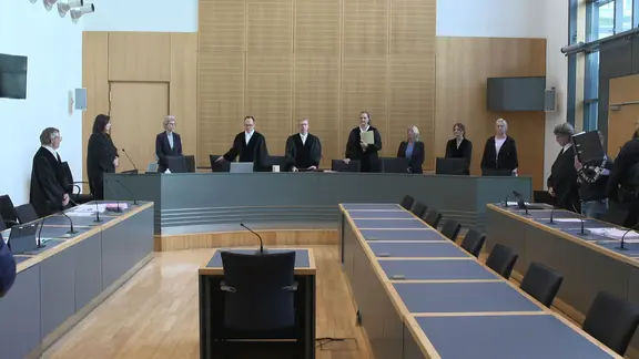 sah - Prozess Auftakt