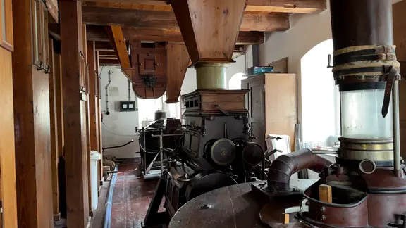 Alte Walzenstühle in Mühle